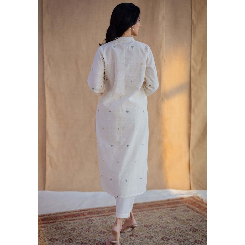 The Indian Ethnic Co. Off White Straight Jamdani Handwoven Cotton Kurta