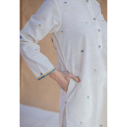 The Indian Ethnic Co. Off White Straight Jamdani Handwoven Cotton Kurta