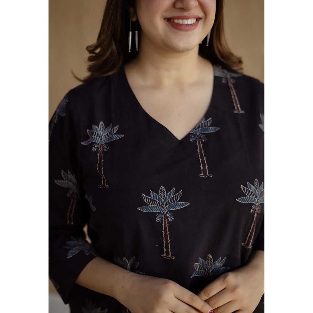 The Indian Ethnic Co. Charcoal Straight Ajrakh Hand Block Printed Cotton Kurta