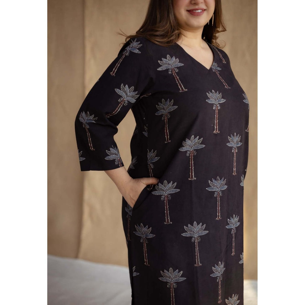 The Indian Ethnic Co. Charcoal Straight Ajrakh Hand Block Printed Cotton Kurta
