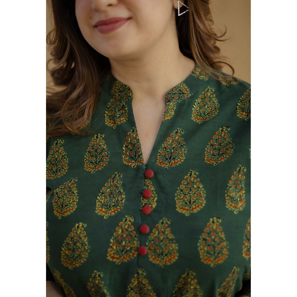 The Indian Ethnic Co. Green Straight Ajrakh Hand Block Printed Cotton Kurta