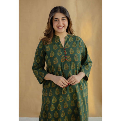 The Indian Ethnic Co. Green Straight Ajrakh Hand Block Printed Cotton Kurta