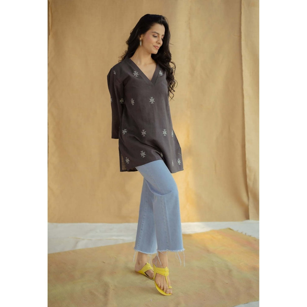 The Indian Ethnic Co. Brown Jamdani Handwoven Kala Cotton Straight Short Tunic