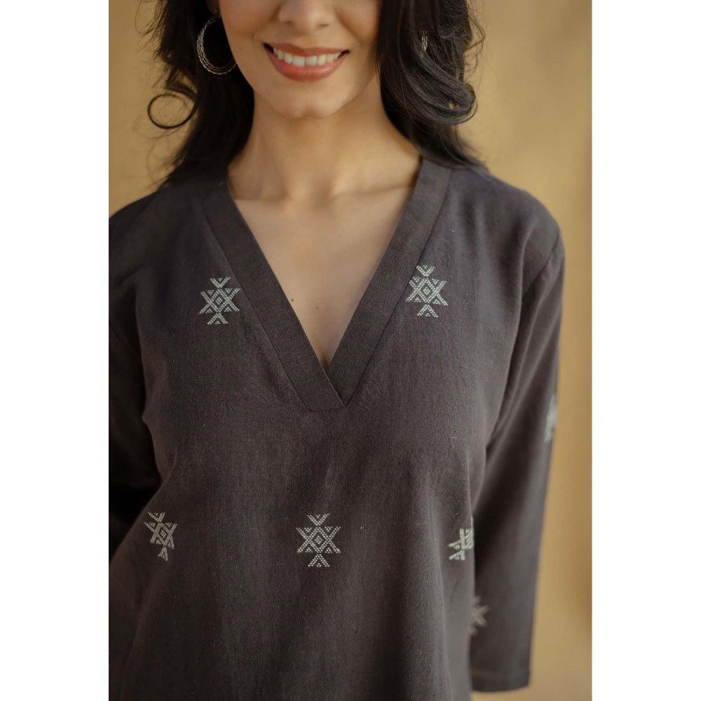 The Indian Ethnic Co. Brown Jamdani Handwoven Kala Cotton Straight Short Tunic