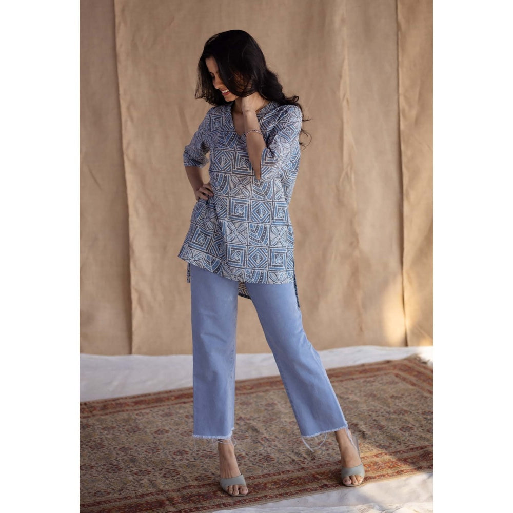 The Indian Ethnic Co. Blue Straight Batik Hand Block Printed Cotton Short Tunic