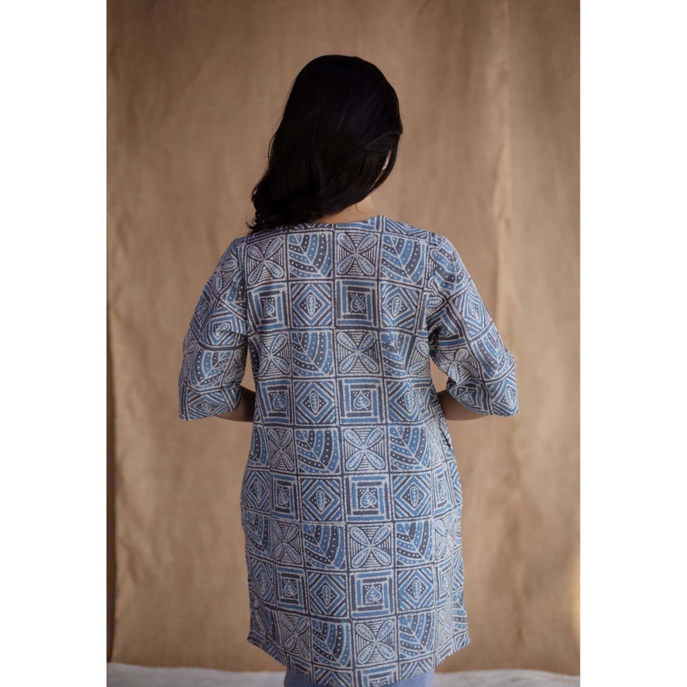 The Indian Ethnic Co. Blue Straight Batik Hand Block Printed Cotton Short Tunic