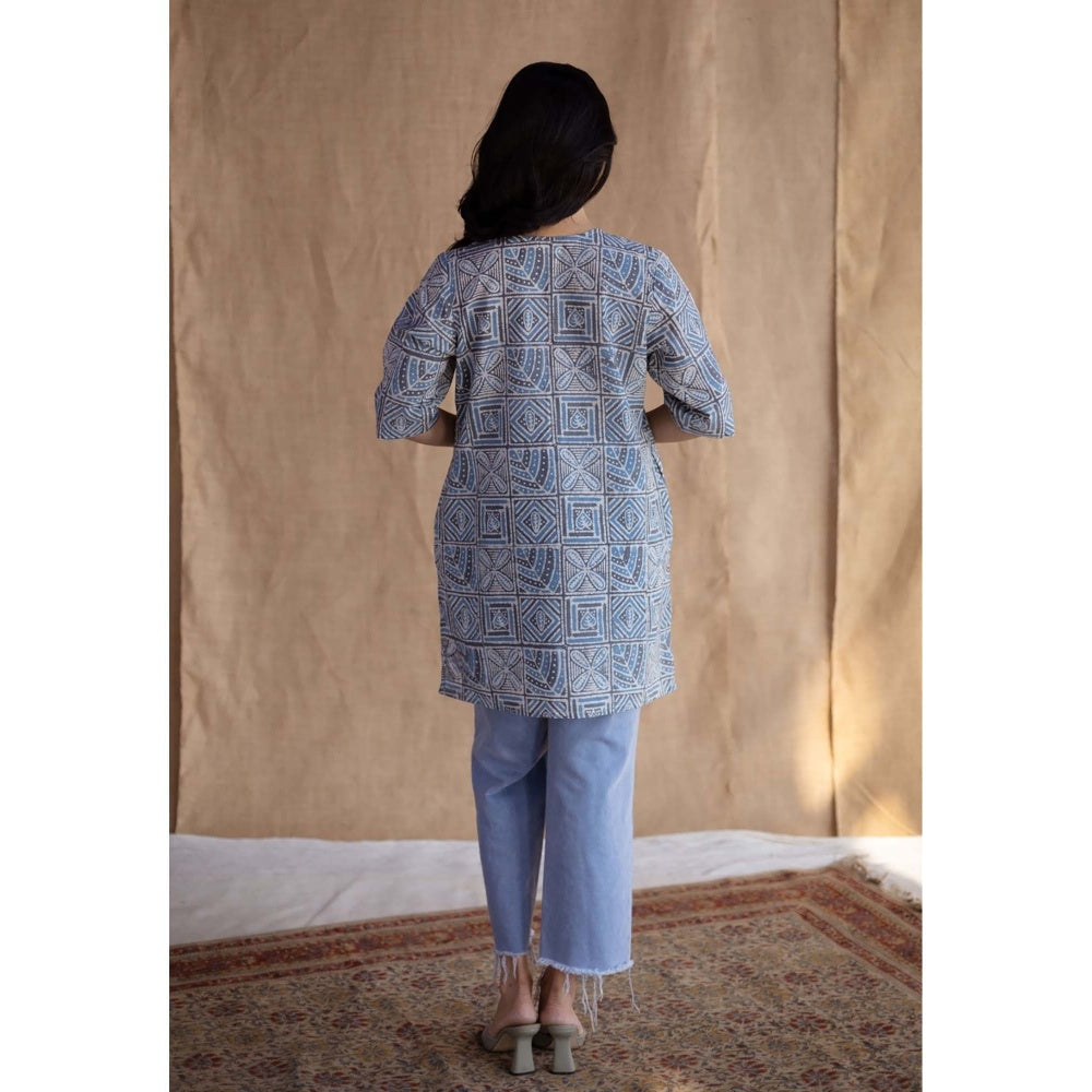 The Indian Ethnic Co. Blue Straight Batik Hand Block Printed Cotton Short Tunic