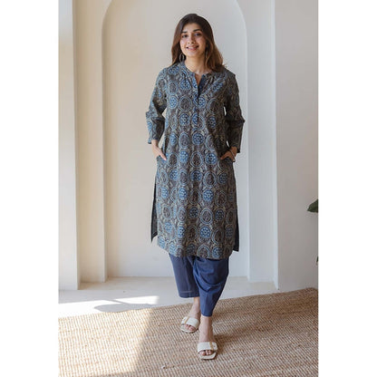 The Indian Ethnic Co. Aarna Black Ajrakh Cotton Straight Kurta