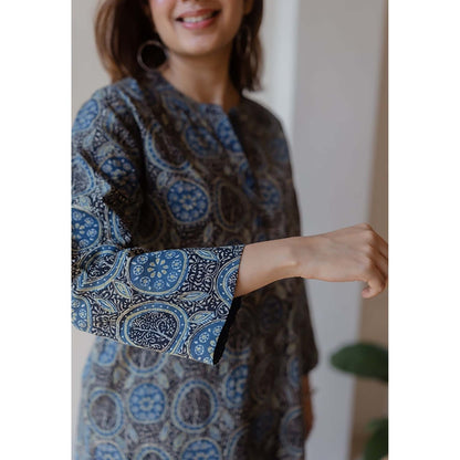 The Indian Ethnic Co. Aarna Black Ajrakh Cotton Straight Kurta