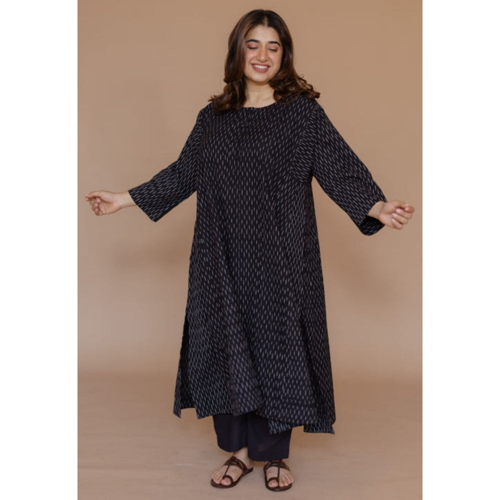 The Indian Ethnic Co. Alizah Black Handloom Ikkat Cotton Jhabba Kali Kurta