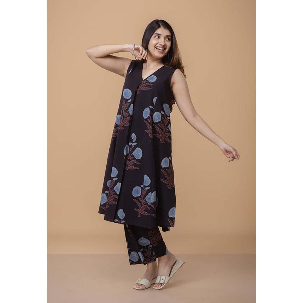 The Indian Ethnic Co. Raahi Black Ajrakh Cotton Kali Co-Ord Set