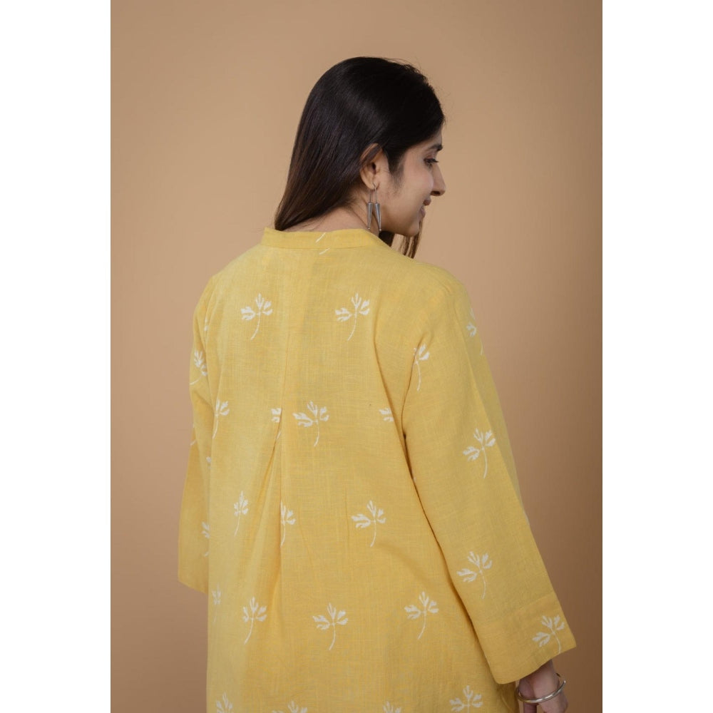 The Indian Ethnic Co. Women's Yellow Cotton Floral Printed Kurta with Pant