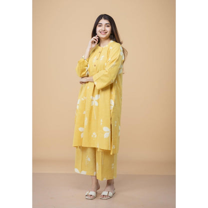 The Indian Ethnic Co. Women Yellow Cotton Floral Printed Kurta with Pant