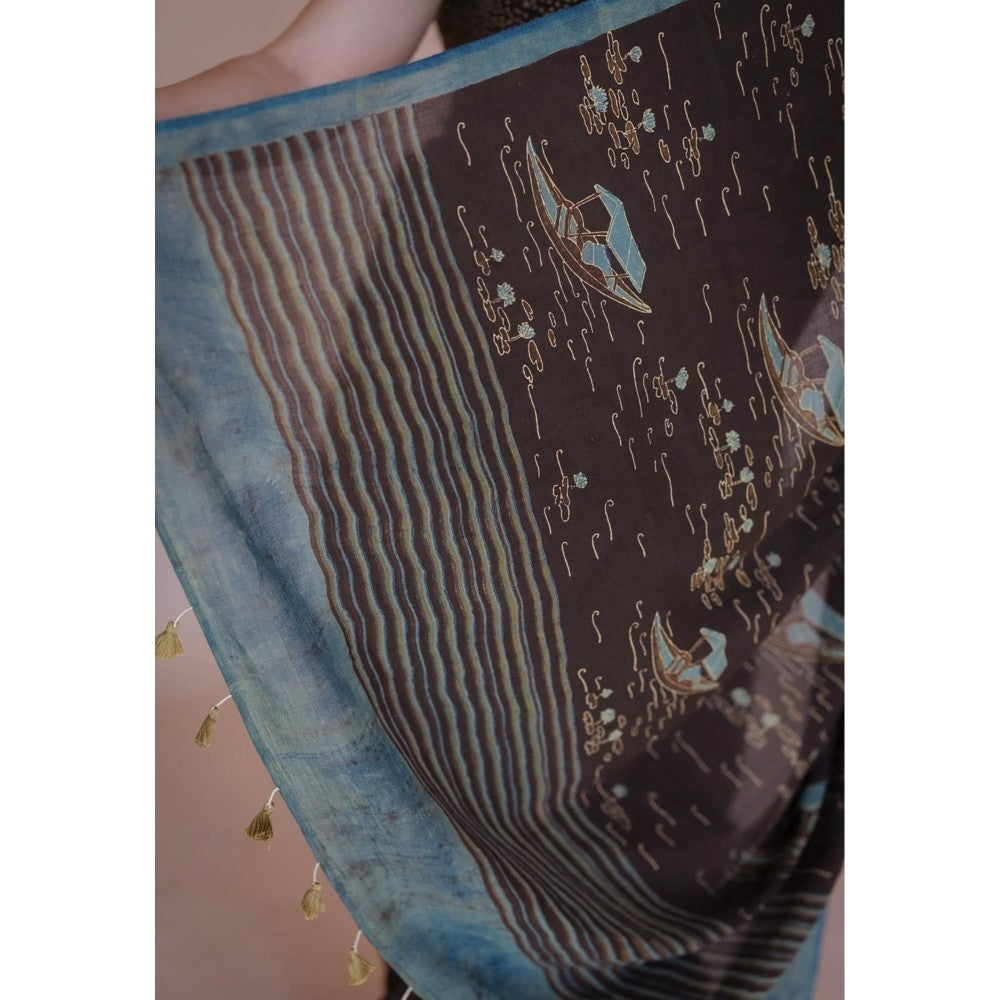 The Indian Ethnic Co. Brown Boat Ajrakh Hand Block Print Mul Saree with Unstitched Blouse