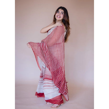 The Indian Ethnic Co. White Print Kota Doria Cotton Saree with Unstitched Blouse