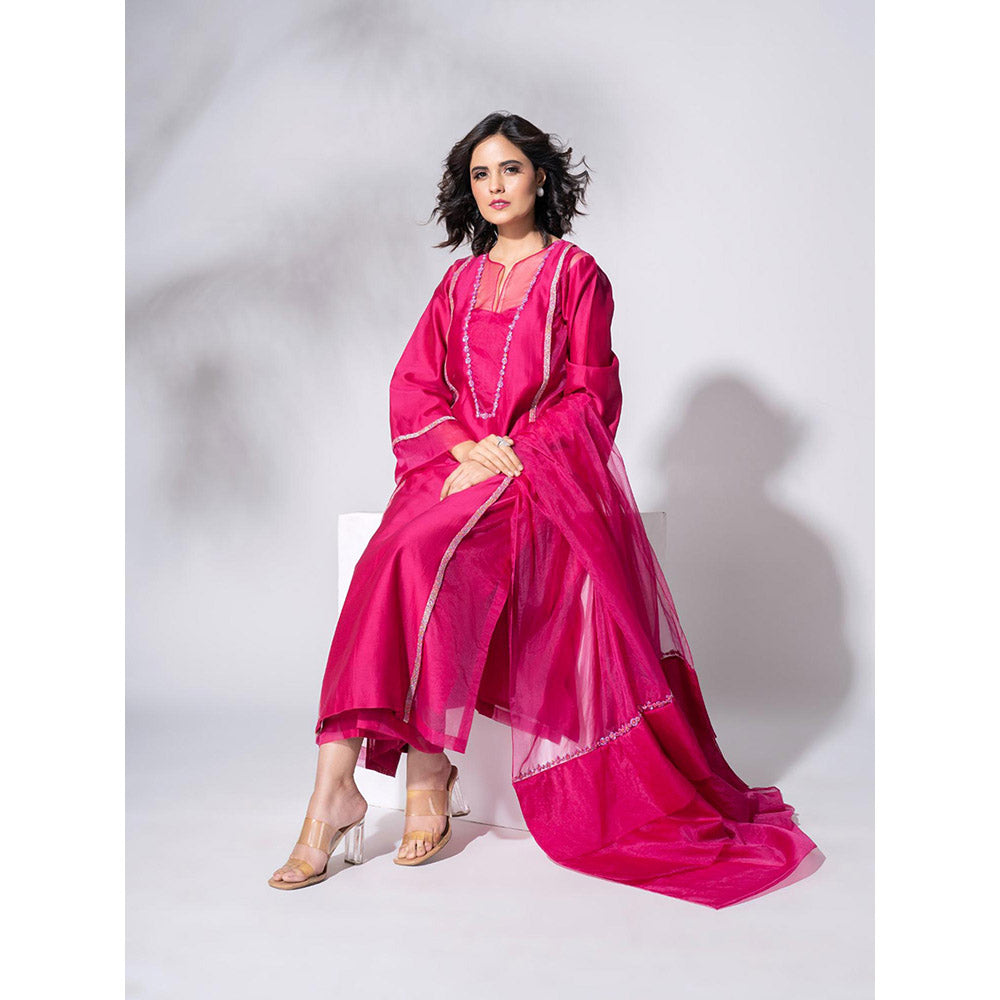 THE AARYA Fuchsia Pink Handwoven Chanderi and Organza Embroidered Kurta (Set of 4)