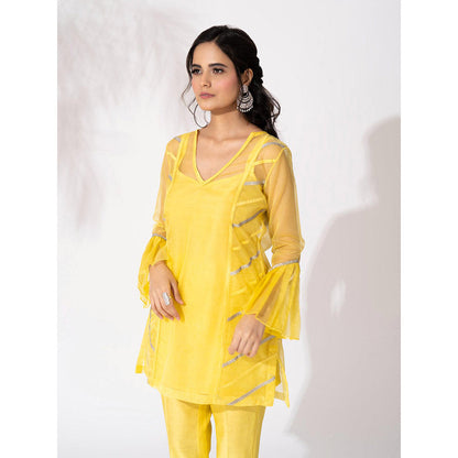 THE AARYA Yellow Organza Short Kurta (Set of 4)