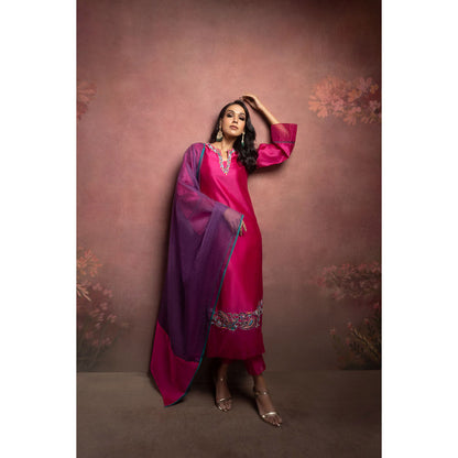 THE AARYA Pink Handwoven Chanderi Embroidered Kurta (Set of 3)