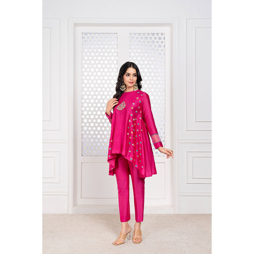 THE AARYA Pink Handwoven Chanderi Embroidered High Low Kurta (Set of 3)