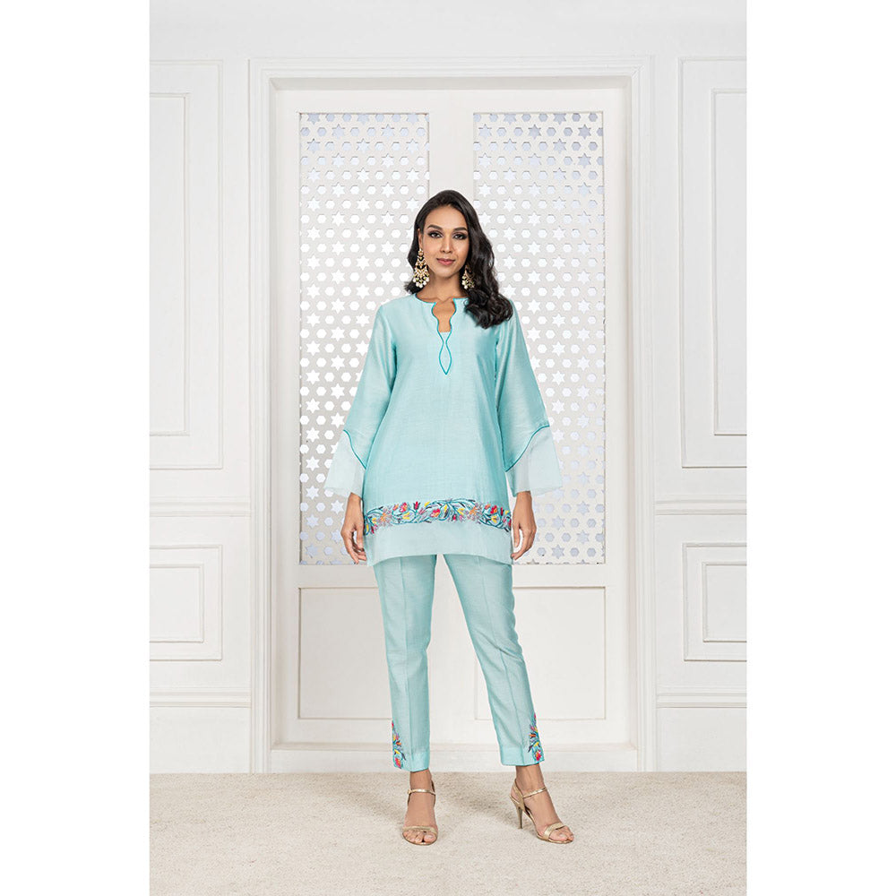 THE AARYA Aqua Blue Handwoven Chanderi Embroidered Short Kurta (Set of 3)