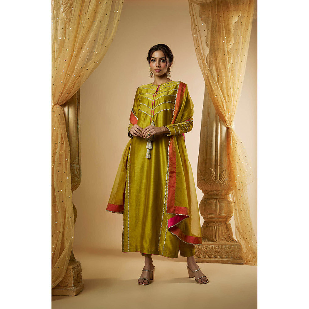 THE AARYA Olive Green Chanderi Lace Work Embroidered Kurta with Pant and Dupatta (Set of 3)