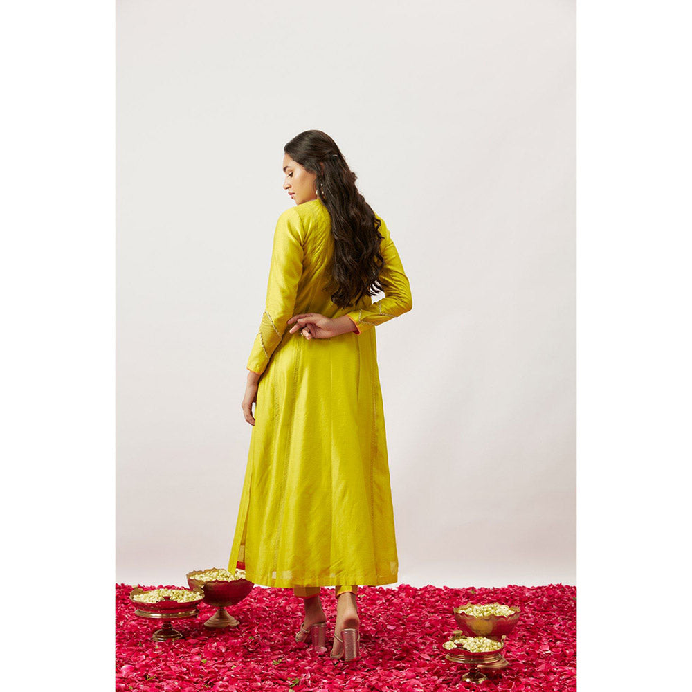 THE AARYA Yellow Handwoven Kurta with Pant and Dupatta (Set of 3)
