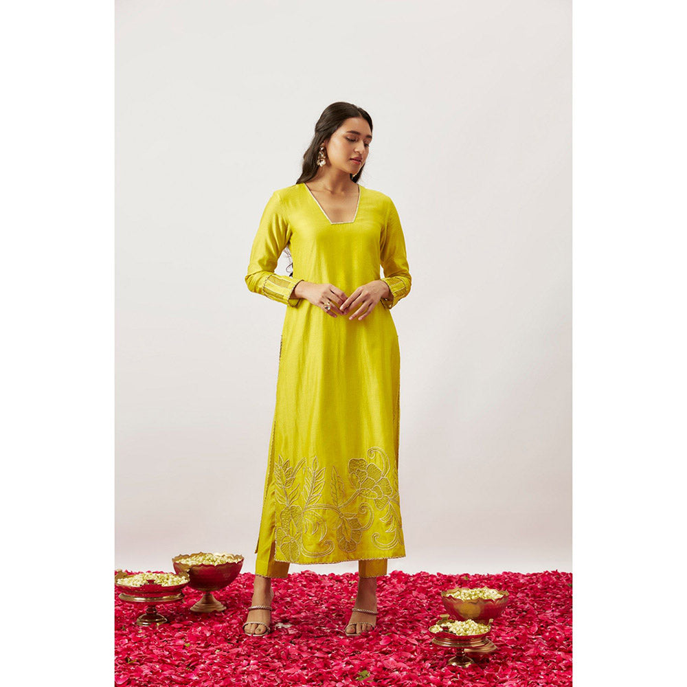 THE AARYA Yellow Handwoven Kurta with Pant and Dupatta (Set of 3)