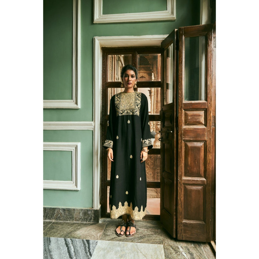 The Whole Nine Yards Darya Black Kaftan