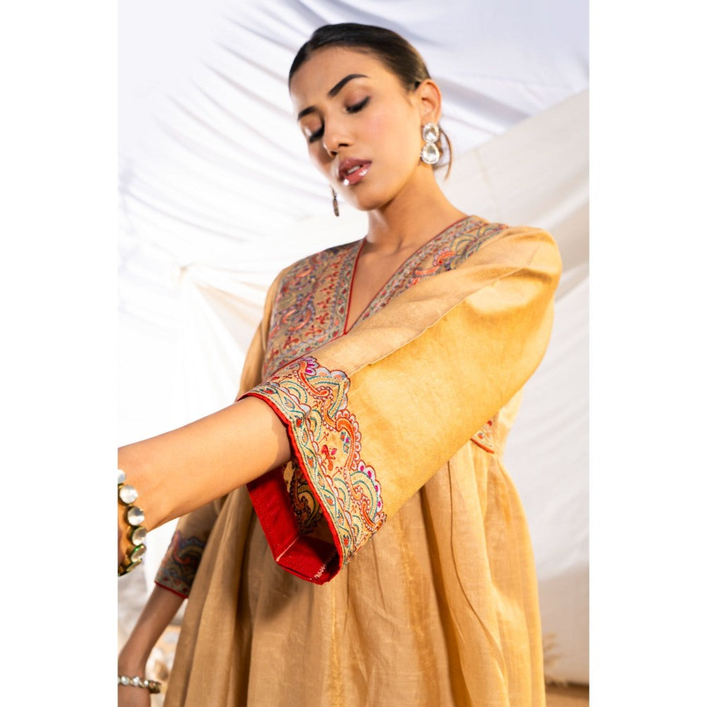 The White Tree Studio Beige Handloom Zari Embroidered Kurta with Pant & Inner (Set of 3)