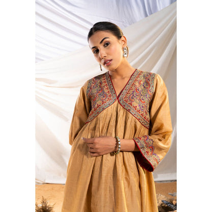 The White Tree Studio Beige Handloom Zari Embroidered Kurta with Pant & Inner (Set of 3)