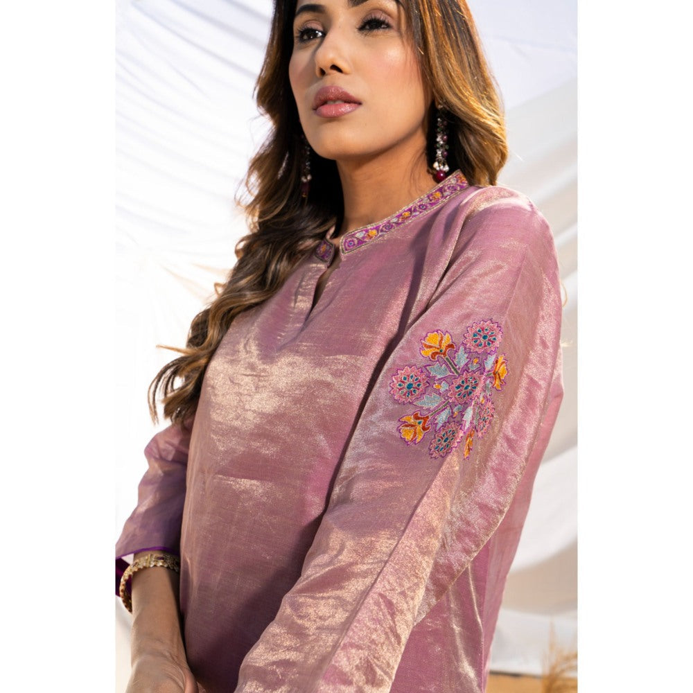 The White Tree Studio Mauve Handloom Zari Kurta, Pant, Inner & Embroidered Belt (Set of 4)