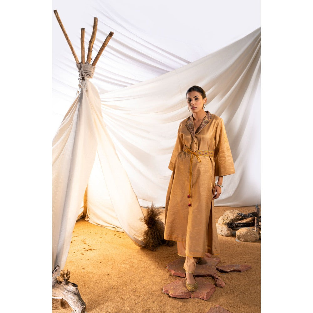 The White Tree Studio Beige Handloom Zari Kurta, Pant, Inner & Embroidered Belt (Set of 4)