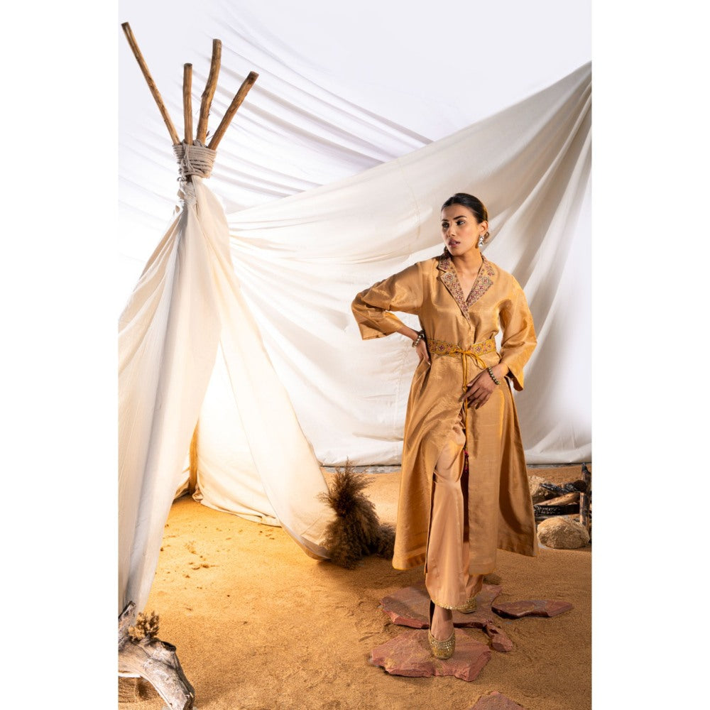 The White Tree Studio Beige Handloom Zari Kurta, Pant, Inner & Embroidered Belt (Set of 4)