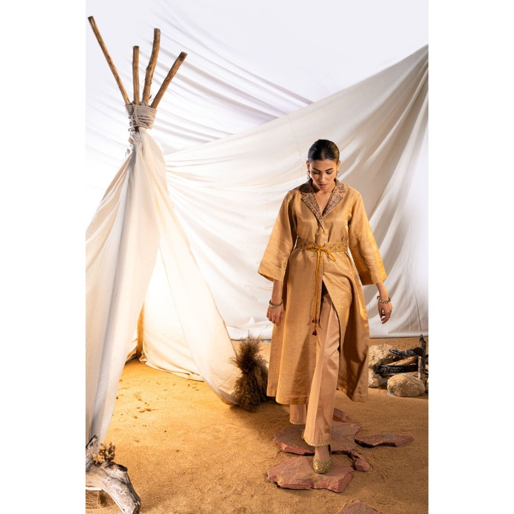 The White Tree Studio Beige Handloom Zari Kurta, Pant, Inner & Embroidered Belt (Set of 4)