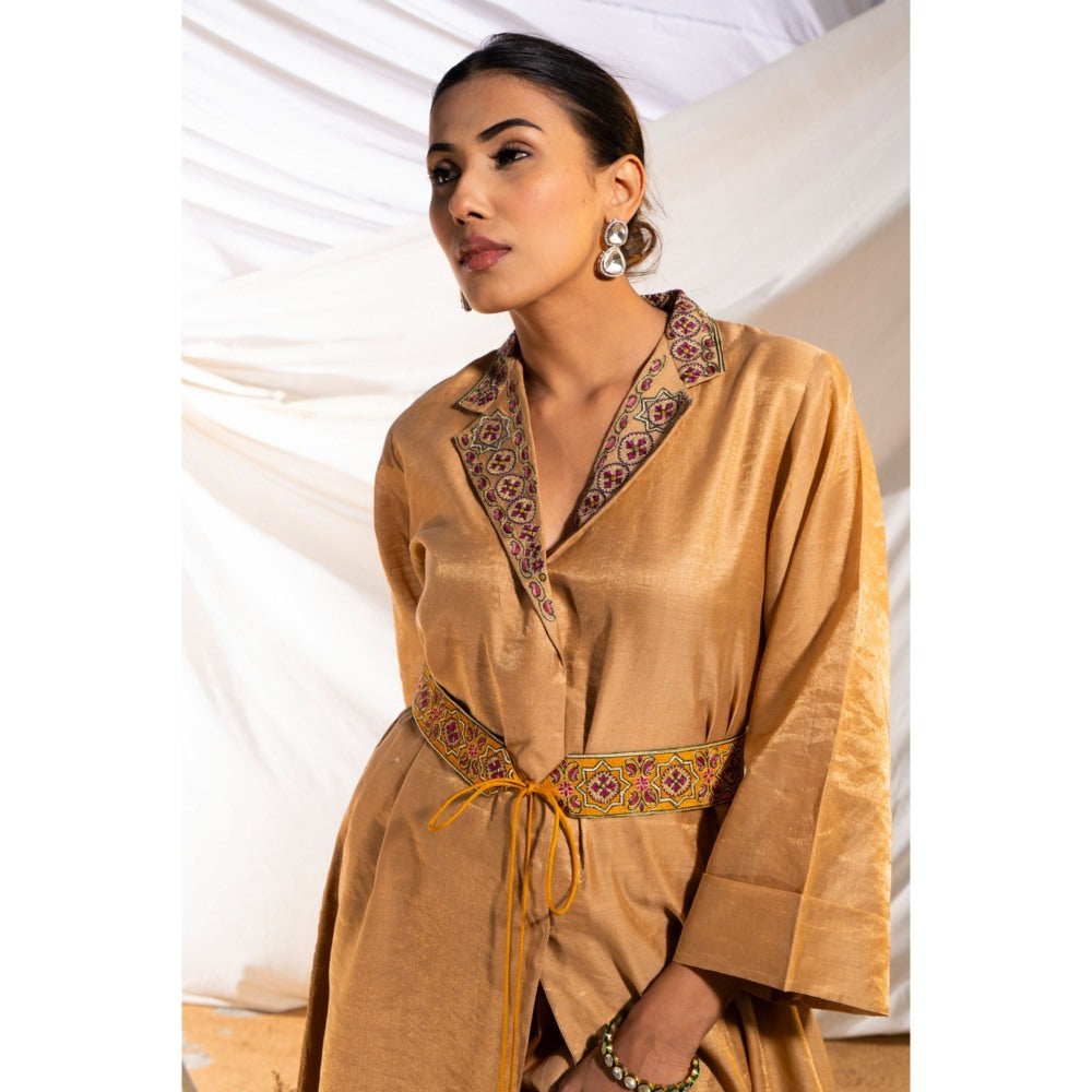 The White Tree Studio Beige Handloom Zari Kurta, Pant, Inner & Embroidered Belt (Set of 4)