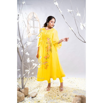 The White Tree Studio Zoya Floral Applique & Cross Smock Kurta with Pant & Inner (Set of 3)