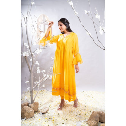 The White Tree Studio Aftab Gathers & Cutwork Organza Border Kurta with Pant & Inner (Set of 3)