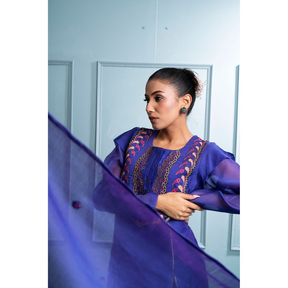 The White Tree Studio Blue Kalidas Kurta with Inner, Pant and Dupatta (Set of 4)