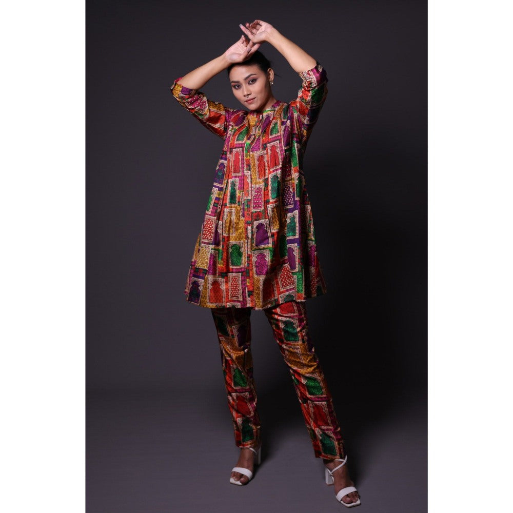 THETAA Multi-Colour Pintuck Kurta with Pant (Set of 2)