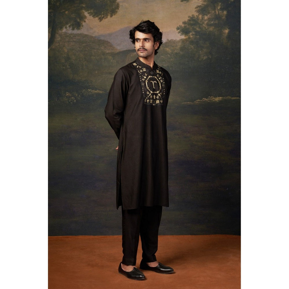 THETAA Men Black Hand-Embroidered Kurta with Pyjama