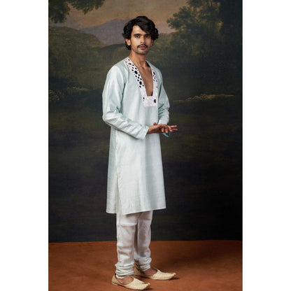 THETAA Men Blue Embellished Mirror Work Kurta with Churidar
