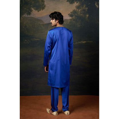 THETAA Men Royal Blue Antique Hand-Embroidered Kurta with Churidar