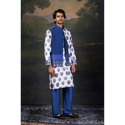 THETAA Men Blue Embroidered Kurta with Pyjama and Jacket