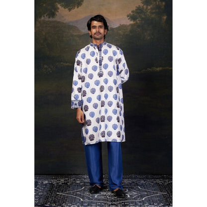 THETAA Men Blue Embroidered Kurta with Pyjama and Jacket