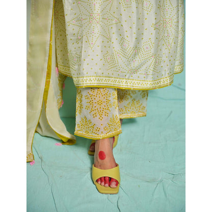 The Clothing Therapy Ivory Square Neck Kurta with Pant and Dupatta (Set of 3)