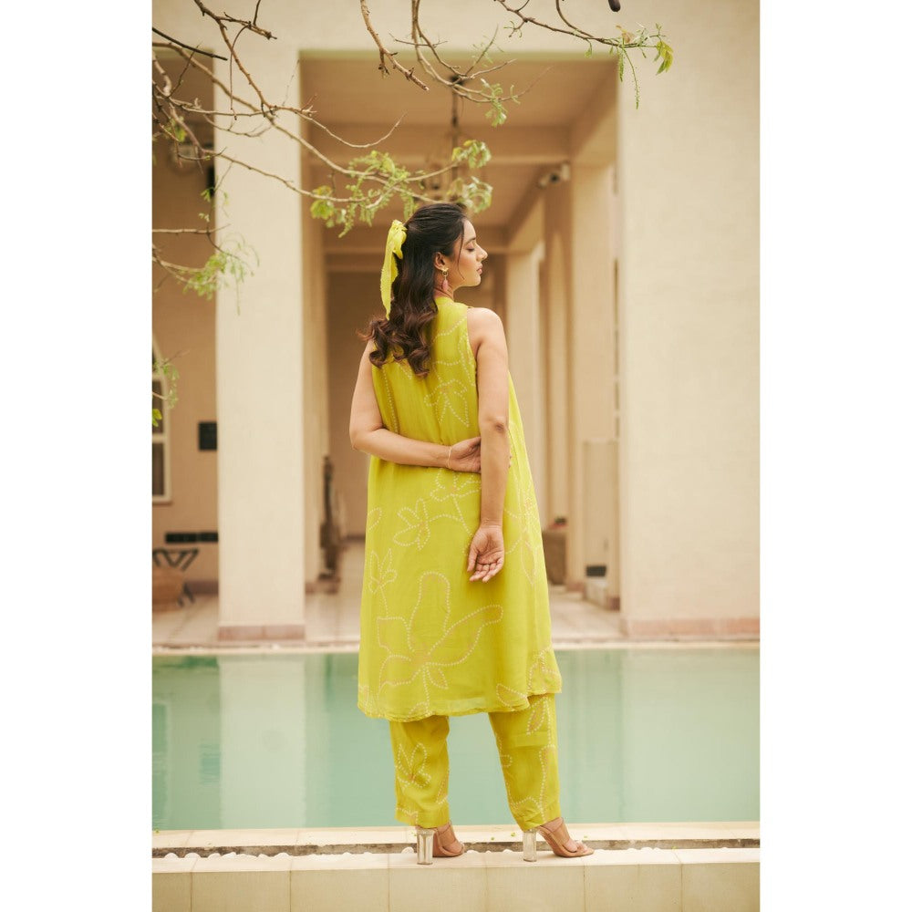 The Clothing Therapy Yellow Halter Neck Kurta with Straight Pant