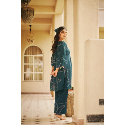 The Clothing Therapy Teal Blue Yoke Kurta with Straight Pant