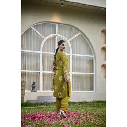 The Clothing Therapy Lime Green Square Yoke Kurta with Pant