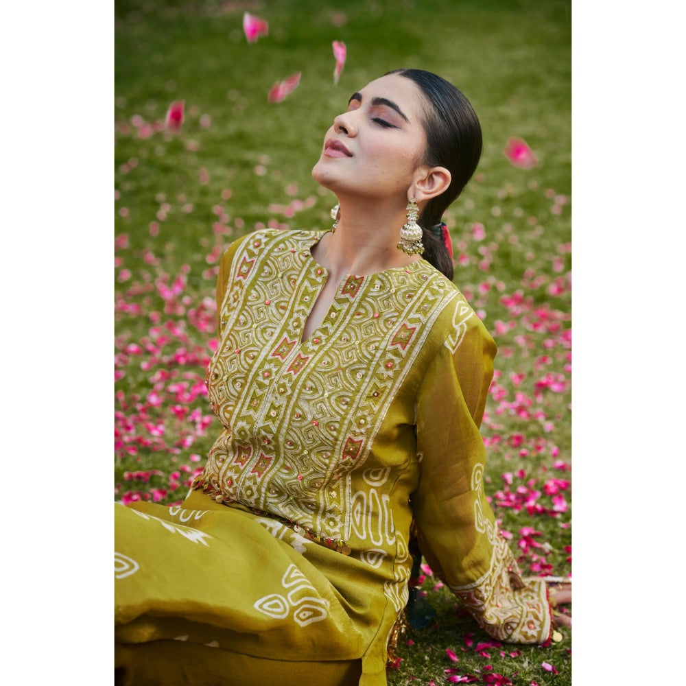 The Clothing Therapy Lime Green Square Yoke Kurta with Pant
