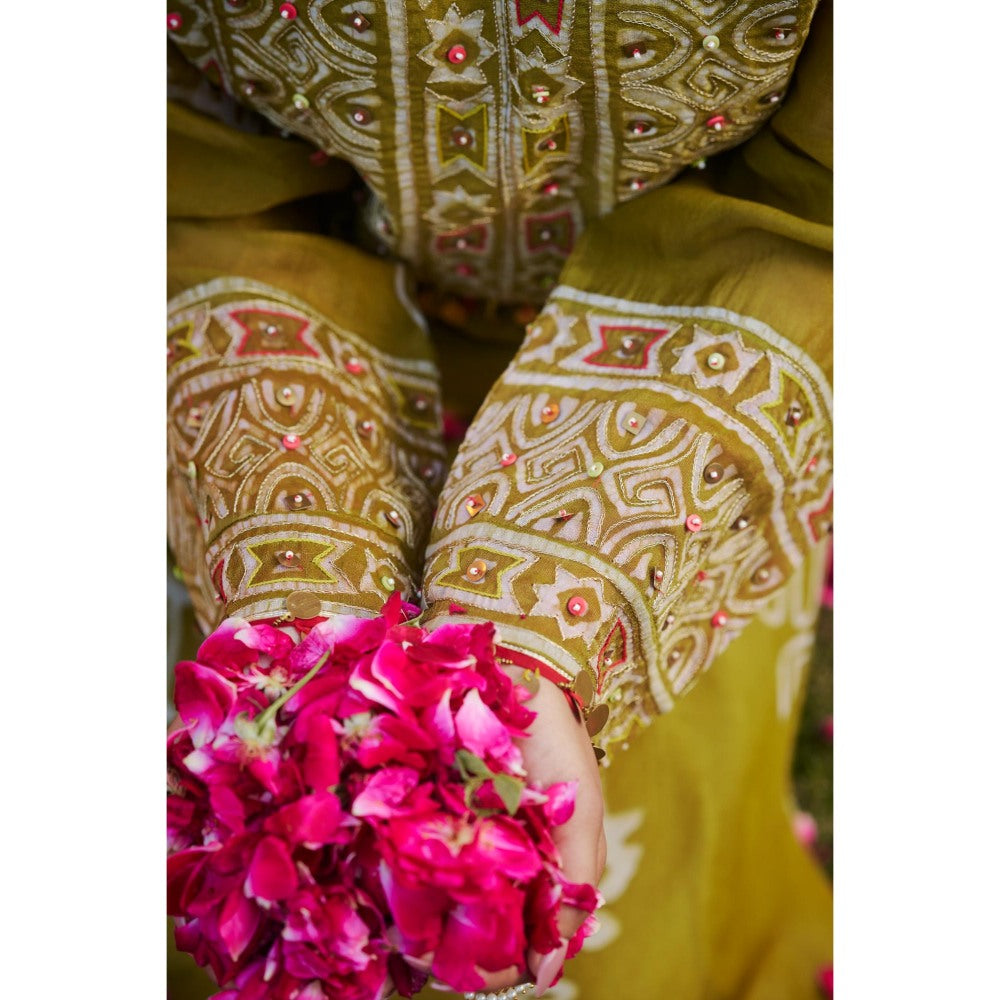 The Clothing Therapy Lime Green Square Yoke Kurta with Pant